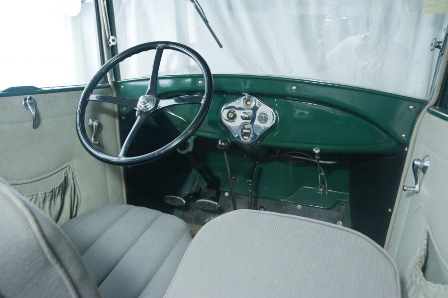  Ford Model A Tudor Sedan 1929 года  (фото 12 из 14)
